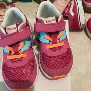 Saucony Toddler Girls Shoes in 9M